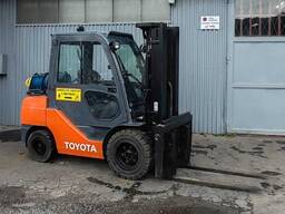 Газовий навантажувач Toyota 02-8FGJF35 3.5т кара, вилочный погрузчик