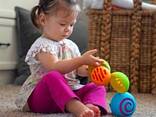 Игрушка-сортер сенсорная Сферы Омби Fat Brain Toys Oombee Ball (F230ML) - фото 1