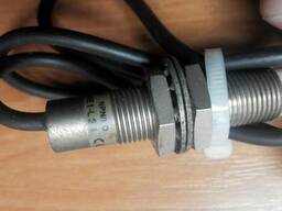 Индуктивный датчик Omron E2el-x4me1-l2m npn/no