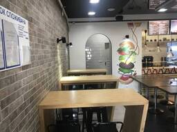 Кафе с оборудованием напротив Медина.