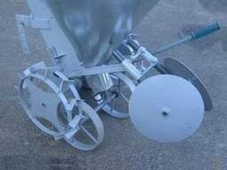 Картофелесажалка ТМ Ярило (цепная, 30л. , с бункером для. ..