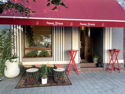 Кавʼярня з постійним трафіком в центрі Ужгорода — бізнес під ключ. Торг