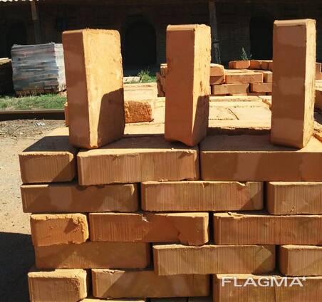 Кирпич керамический полнотелый рядовой М-100