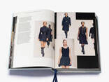 Книга о коллекциях Прада Prada Catwalk: The Complete Collections. Susannah Frankel. .. - фото 1