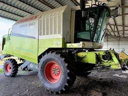 Комбайн зернозбиральний Claas Mega 360