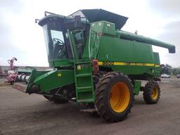 Комбайн зернозбиральний John Deere 9600