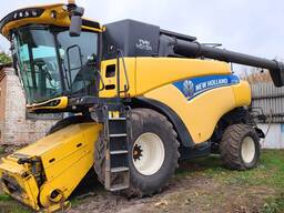 Комбайн зернозбиральний New Holland CR 7.90