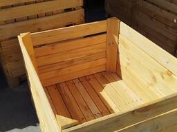 Контейнера і ящики дерев'яні для фруктів і овочів