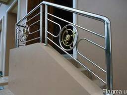 Кованые нержавеющие перила.