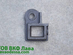 Кронштейн на плуг ПЛН 01.317 правий литий по випалюваній моделі, квадратний отвір