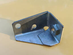 Кронштейн приемной трубы Ваз 2101 (уголок)