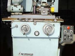 Кругло-шлифовальный универсальный особо высокой точности станок 3У10А.