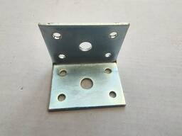 Перфорірований куточок кріпильний цинк металевий меблевий 35х35х50х2