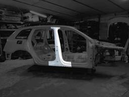 Кузов отрезная часть стойка В с порогом правая Audi Q7 4M0809224