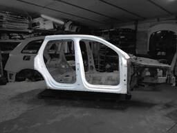 Кузов отрезная часть стойки А/В/C с порогом правая Audi Q7 4M0809840