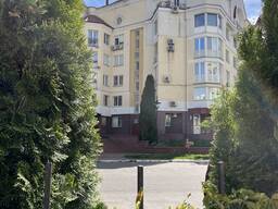 Київ, Оболонь, продаж приміщення, 1 поверх. Під офіс, клініку, салон, шоу-рум.