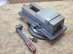 Лещата верстатні прецизійні поворотні