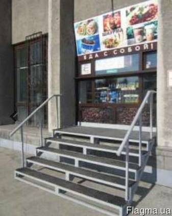 Лестница входная , крыльцо для магазина , офиса