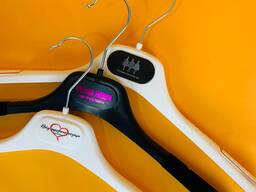 Логотип на плічках