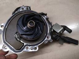 LR073693 LR123384 помпа насос охлаждения Land Rover Range Rover Jaguar 2,0D Ingenium