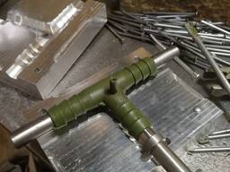 Лиття виробів з пластику під зусиллям