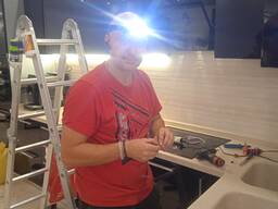 Муж на час г. Одесса киевский район, Монтаж телевизора на стену