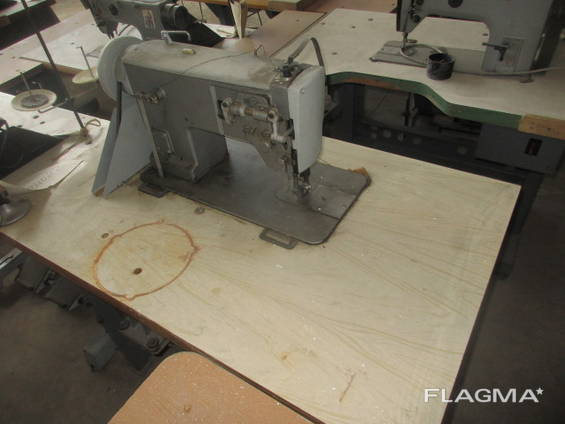 Машинка швейна промислова зі столом