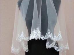 Мереживна весільна фата, біла вишивка, айворі 140*140 см. Есть опт