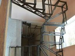 Мет. каркас лестницы, под обшивку деревом. "Броневик" Днепр.