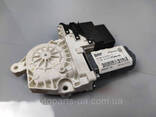 Моторчик стеклоподъемника задний левый Skoda Octavia A5  1K0959703B / 993424-100 - фото 3