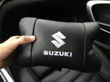 Набор кожаных подушек Suzuki с вышивкой логотипа + брелок в подарок для авто - фото 2