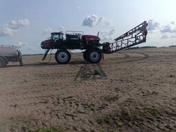 Надам послуги самохідним оприскувачем Case