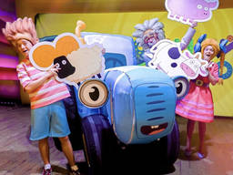 Надувная декорация для детей синий трактор