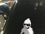 Наклейка на авто Ребенок в машине 2 штуки Baby on board Белая