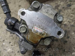 Насос ГУР гидроусилителя руля Хюндай Туксон 2004-2010 571002E200