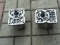 Насос шестеренний НШ 10 У-3 левый ( 4 шлица)