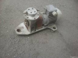 Насос вакуумный