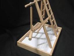 Настольная присада-стенд для попугаев. Деревянная игрушка