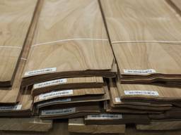 Натуральный шпон Черешни строганный - 0,6 мм длина 2,10 - 3,80 м ширина от 10 см I сорт