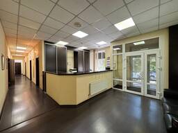 Нежитлове приміщення. Фасад. Перший поверх, два окремі входи