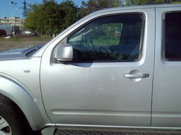 Nissan Pathfinder Navara двери