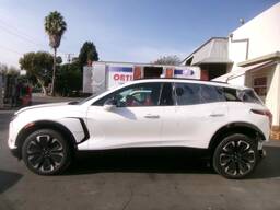 Новинка на авторозбиранні: Chevrolet Blazer EV RS 2024 року випуску.