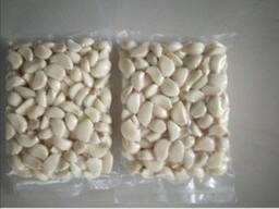 Очищенный чеснок