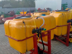 Опрыскиватель польский на 800 литров