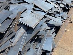Отходы стального листа толщиной 2мм-3мм