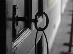 Открыть замок двери Вышгород, аварийное открывание замка