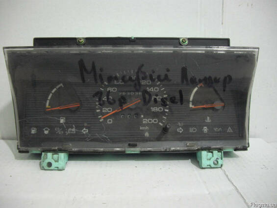 Панель приборов Mitsubishi Lanzer (1984-1988)
