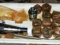 Патрон цанговый