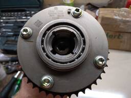 PE02124X0 2299000230 фазорегулятор впускного распредвала Mazda 2,5 SkyActiv 2018-