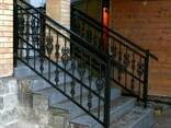 Перила кованные металлические для лестниц и балконов поручні